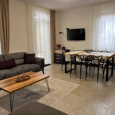 четири сезона 12 Villa *